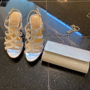 Naturalizer heels size 7 with matching Purse